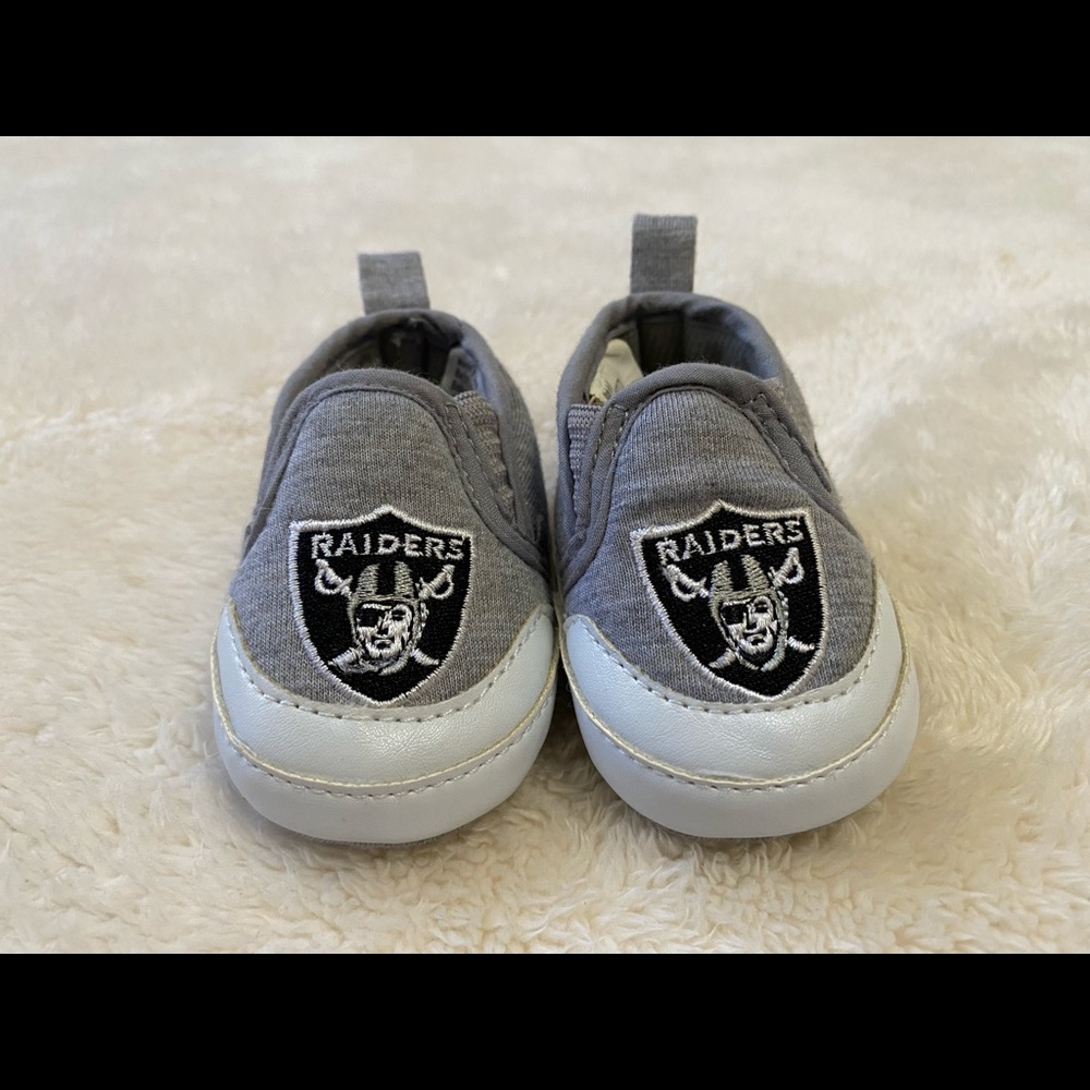 Newborn Raiders crib shoes